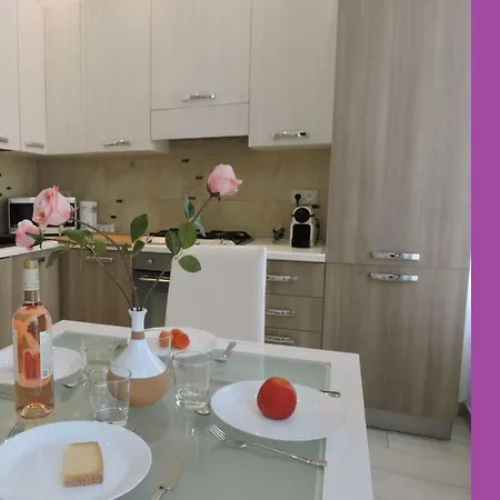 France 2 Max 4 Persons شقة